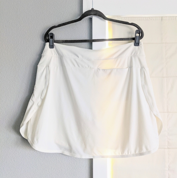 White Nike Dri-Fit Golf Tennis Skirt - Picture 4 of 10
